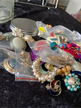 Estate Jewelry Womens Fashion Earrings Multi-Color and Styles Clip ons Pierced